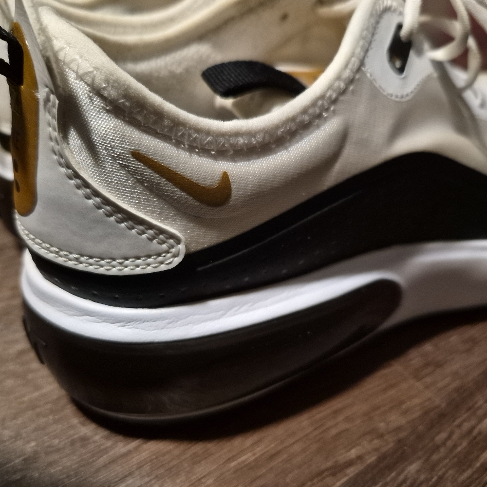 Nike Air Max Dia White Black Metallic Gold shoes in size 8.5 Womens - Picture 7 of 10